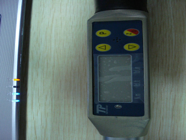 ���ֶ�Ť�ذ���