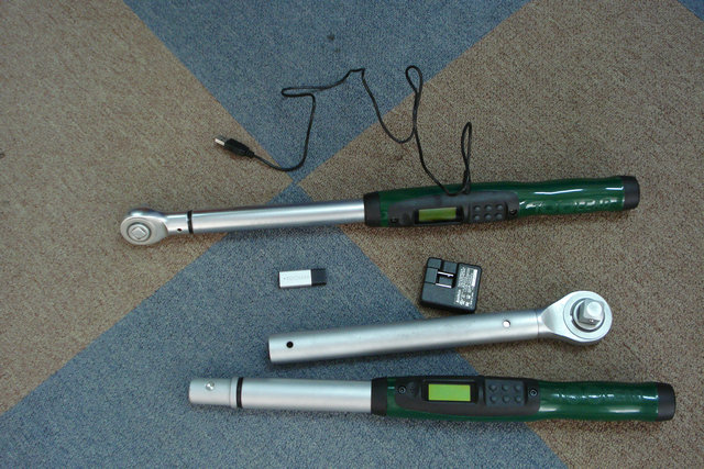 ���ֶ�Ť�ذ���