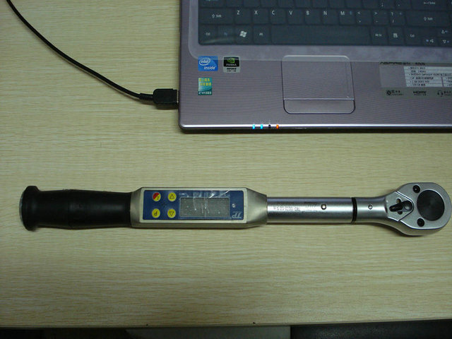 �y������