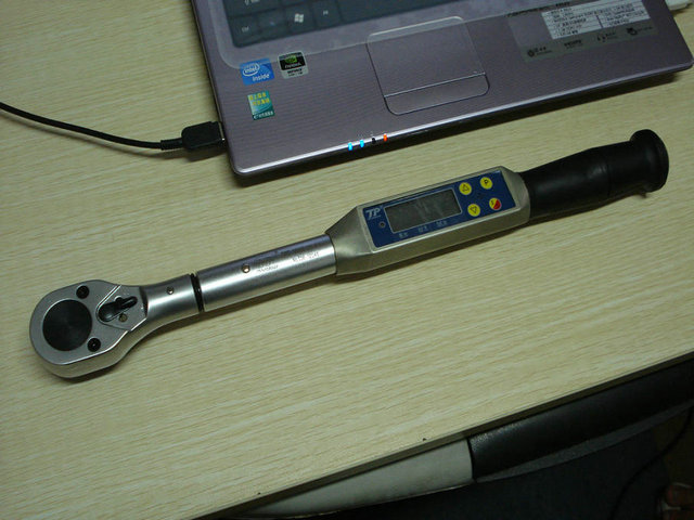 ���@Ť������